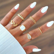 Load image into Gallery viewer, Leaf Crystal Crown Women's Ring Set
